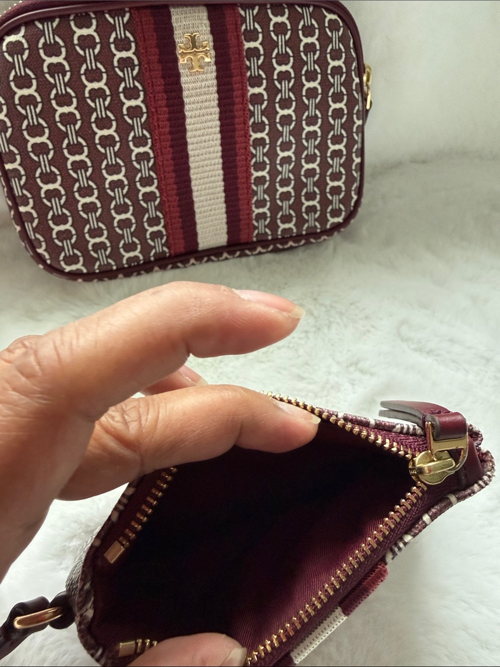 Tory Burch Burgundy and Cream Jacquard pouch with Wristlet - Picture 3 of 4